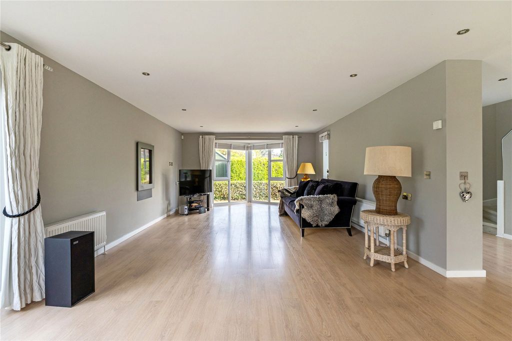 Property photo 3 of 21 Living Room