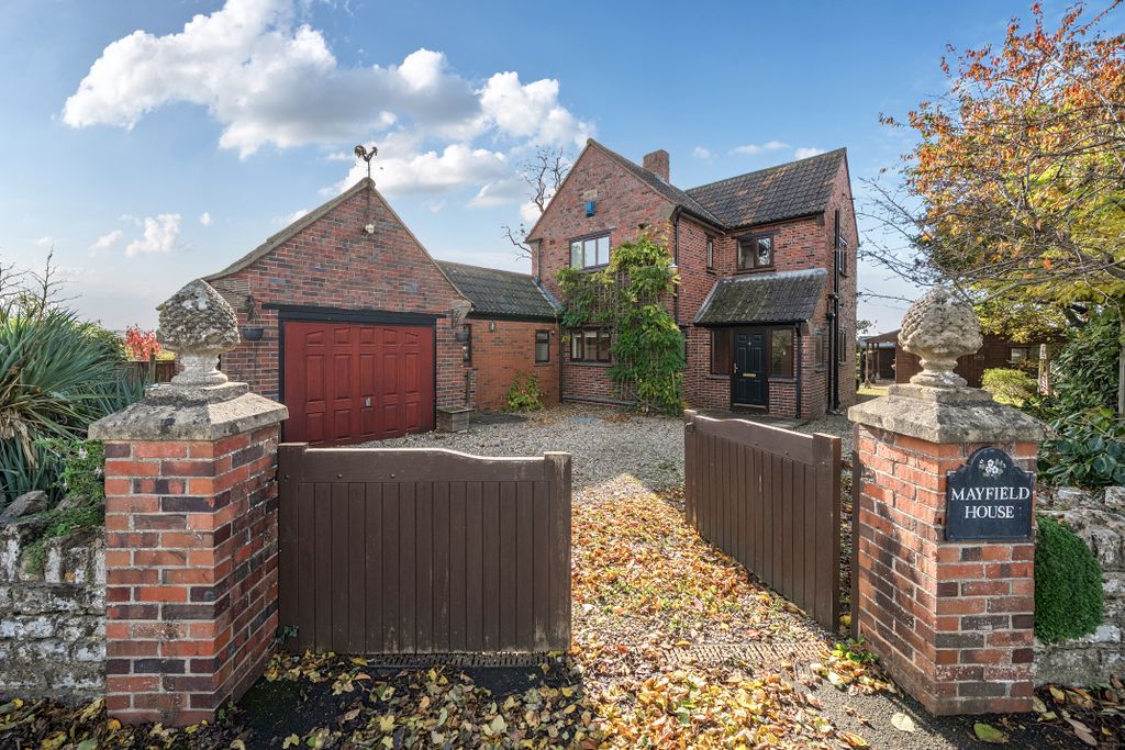 Property photo 1 of 22