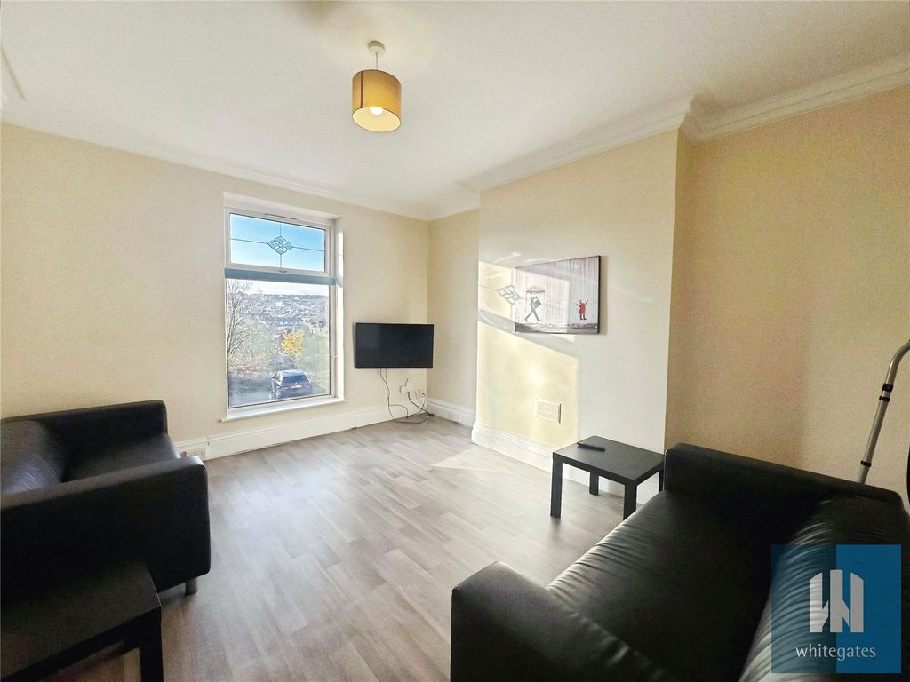 Property photo 2 of 12 Picture No. 11