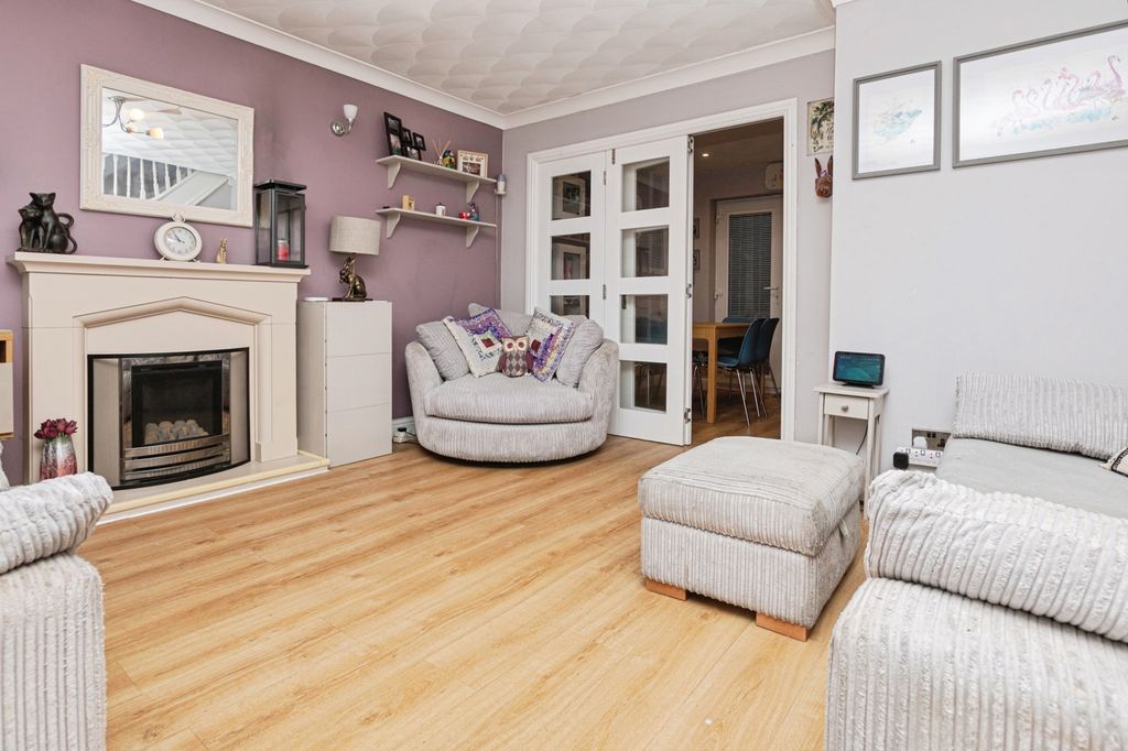 Property photo 3 of 15 Photo