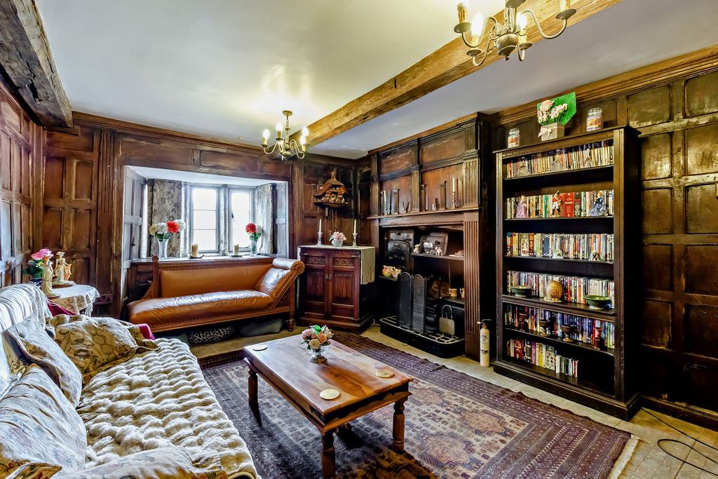 Property photo 2 of 35