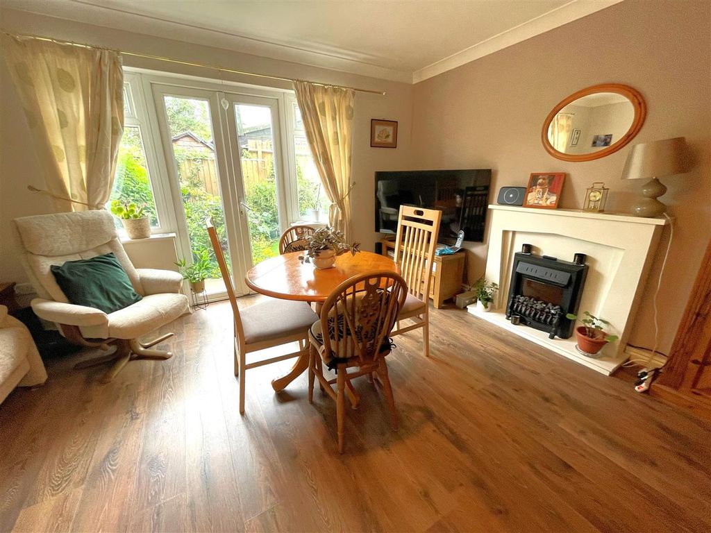 Property photo 2 of 8 5.Jpg