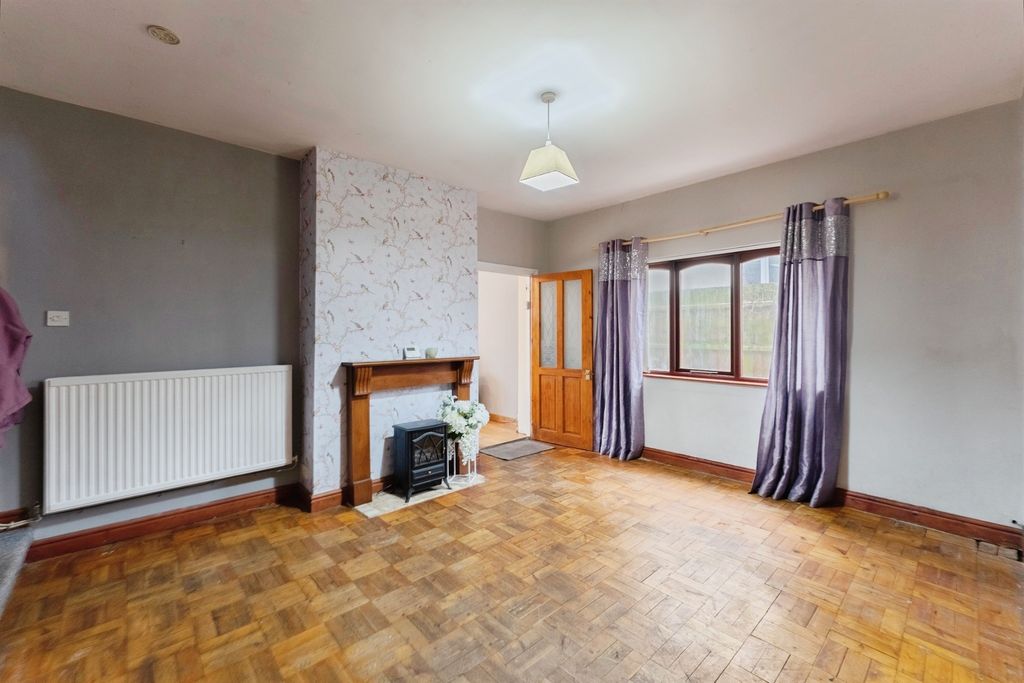 Property photo 2 of 18