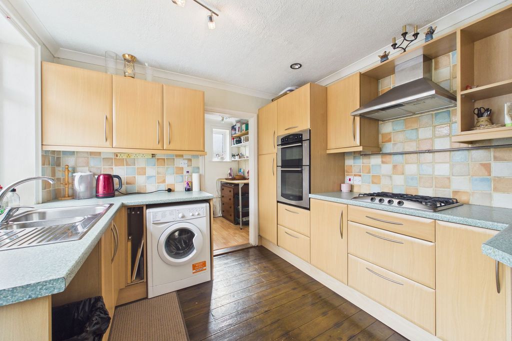 Property photo 3 of 14