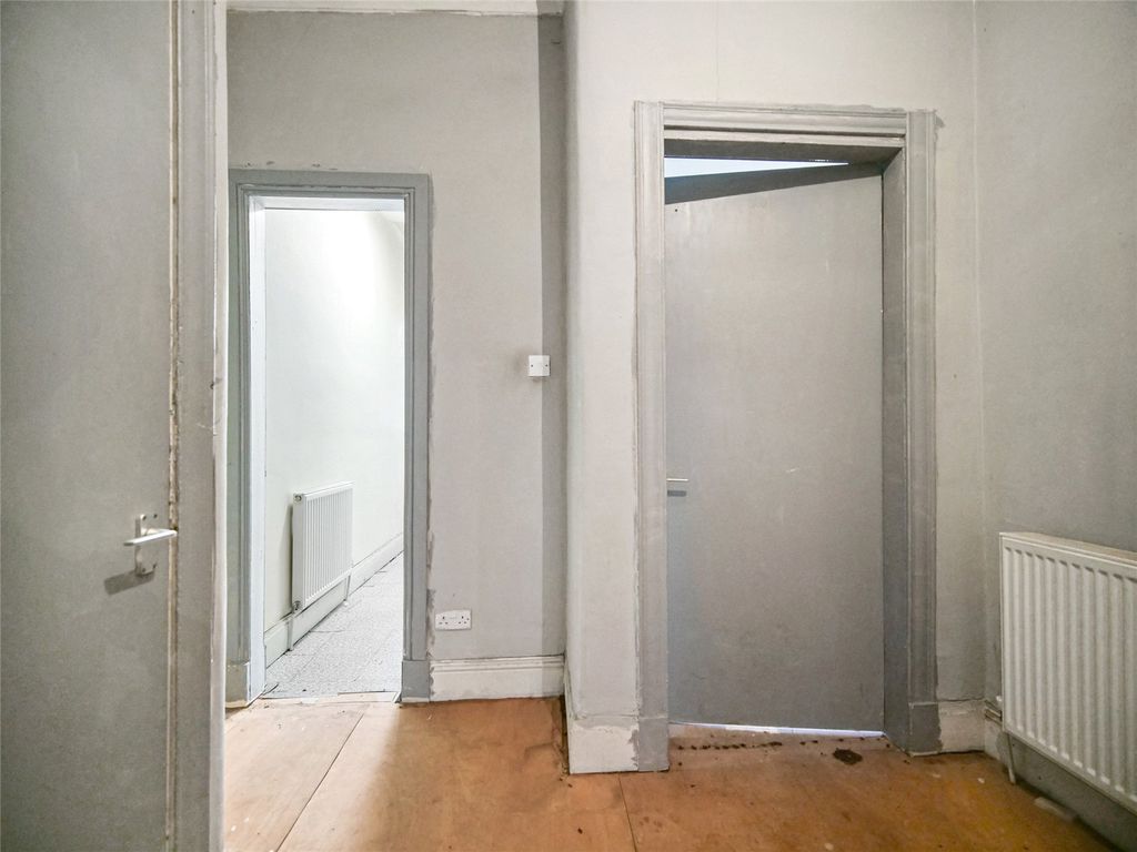 Property photo 3 of 13 Picture No. 02