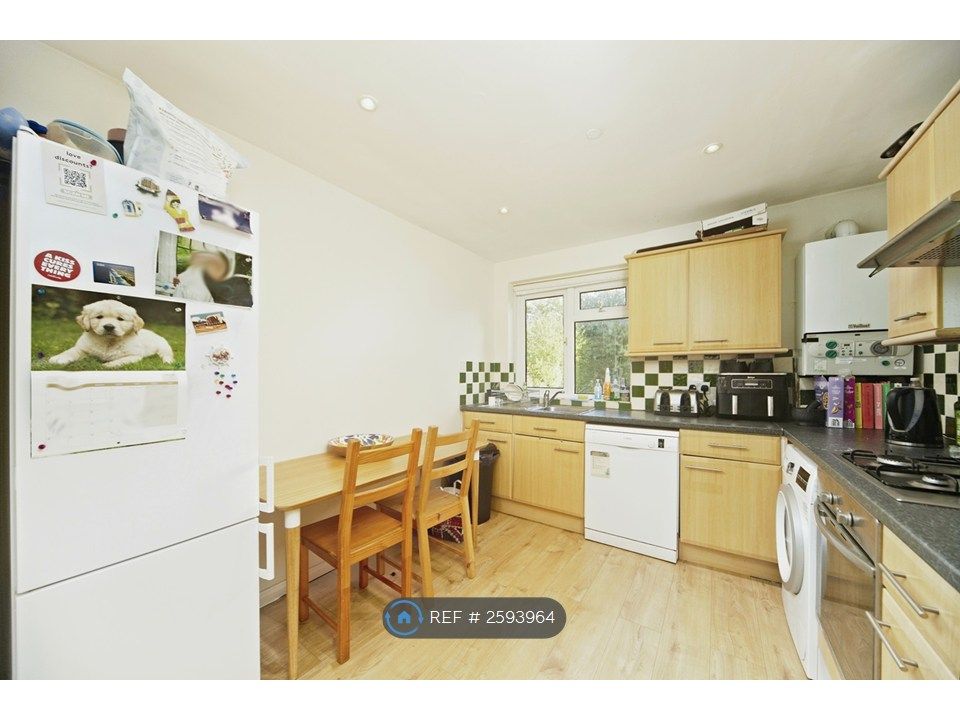 Property photo 2 of 12 Kitchen