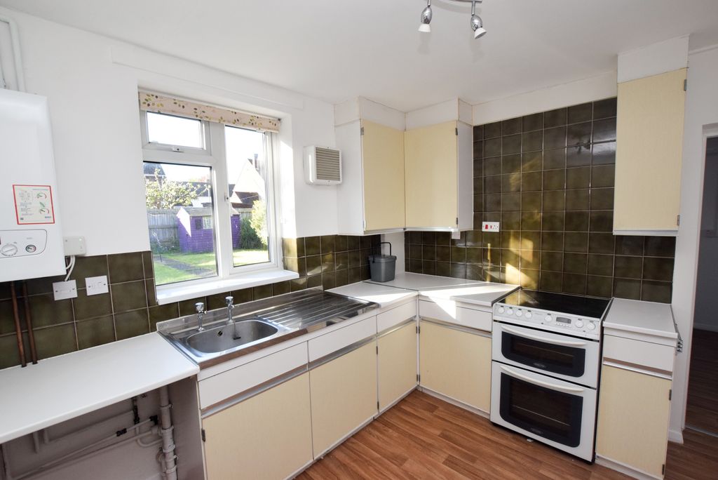 Property photo 3 of 15 Kitchen 2