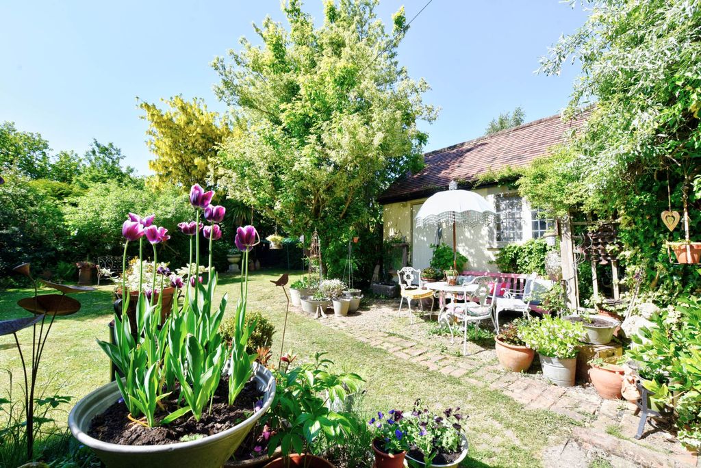 Property photo 2 of 17