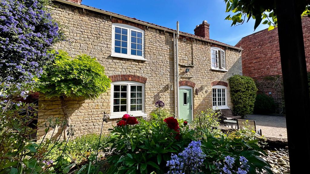 Property photo 1 of 24