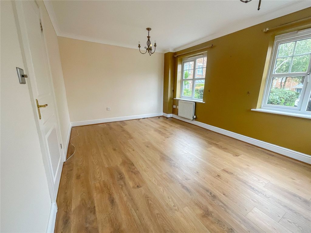 Property photo 2 of 17 Picture No. 01