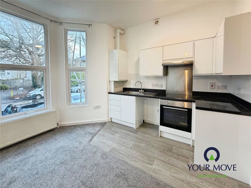 Property photo 3 of 5 Kitchen