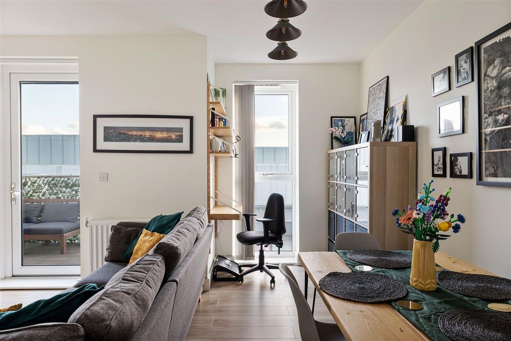 Property photo 3 of 26 36 Hickman Avenue E4