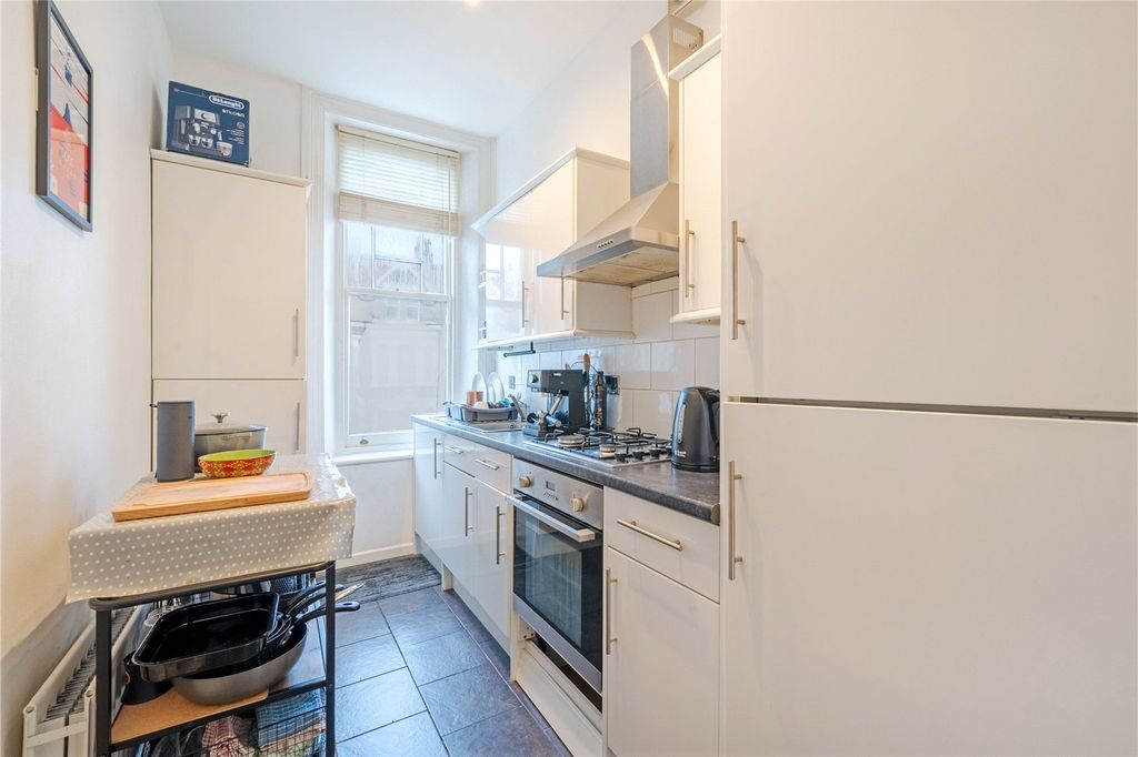 Property photo 2 of 11 Picture No. 38