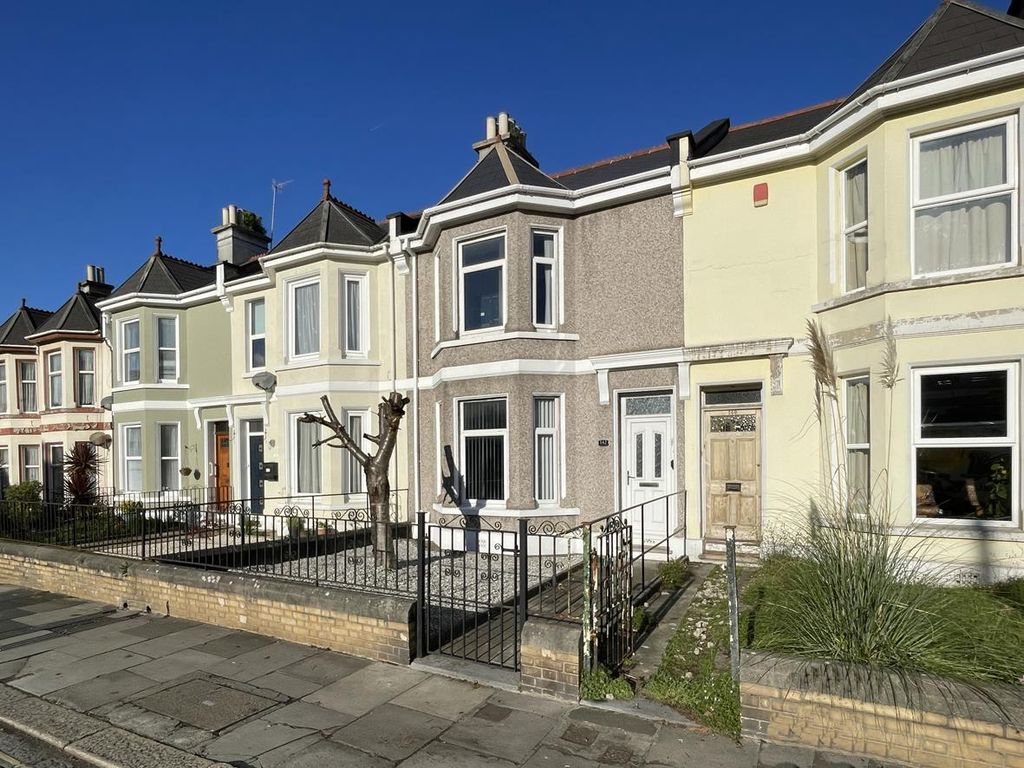 Property photo 1 of 16 St Levan Road 142 - Front.Jpg