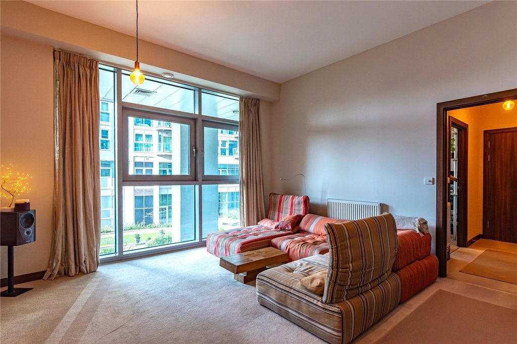 Property photo 2 of 20 Reception Room