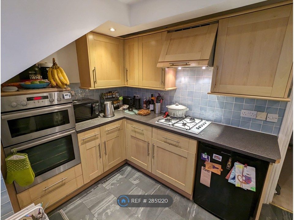 Property photo 2 of 7 Kitchen