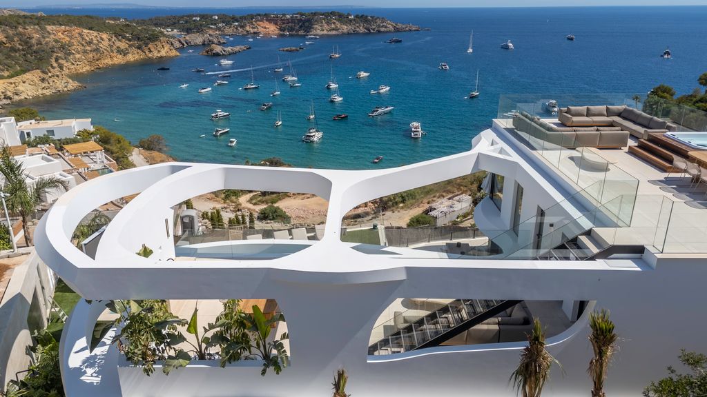 Property photo 2 of 23