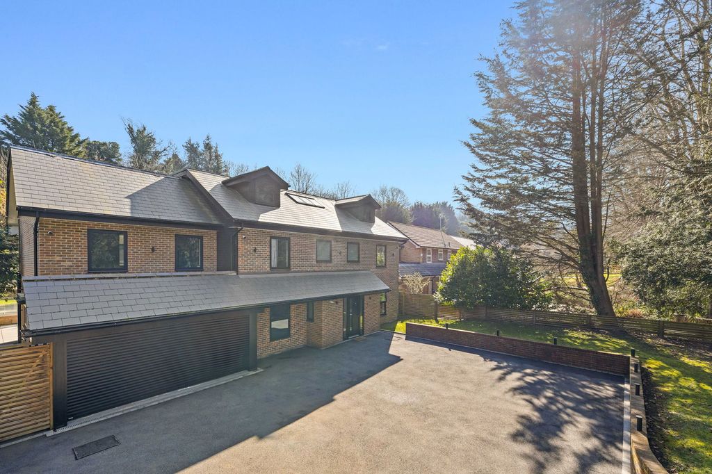 Property photo 1 of 30