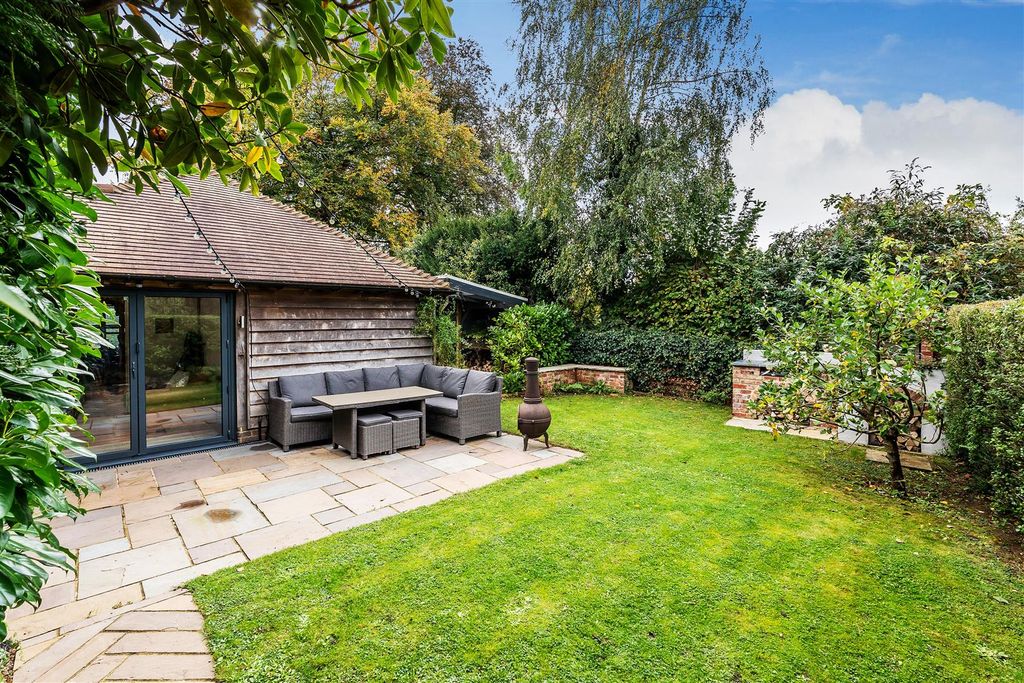 Property photo 2 of 49 Woodhurst-Cottage-14.Jpg