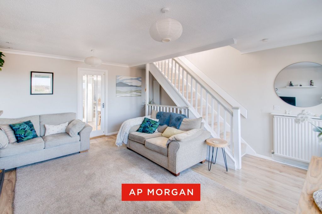 Property photo 3 of 19 Picture No. 04