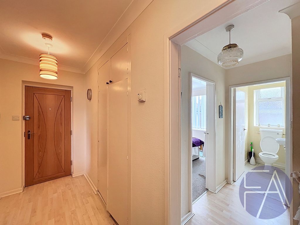 Property photo 2 of 11 4896173