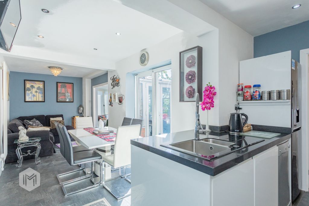 Property photo 3 of 41 Photograph