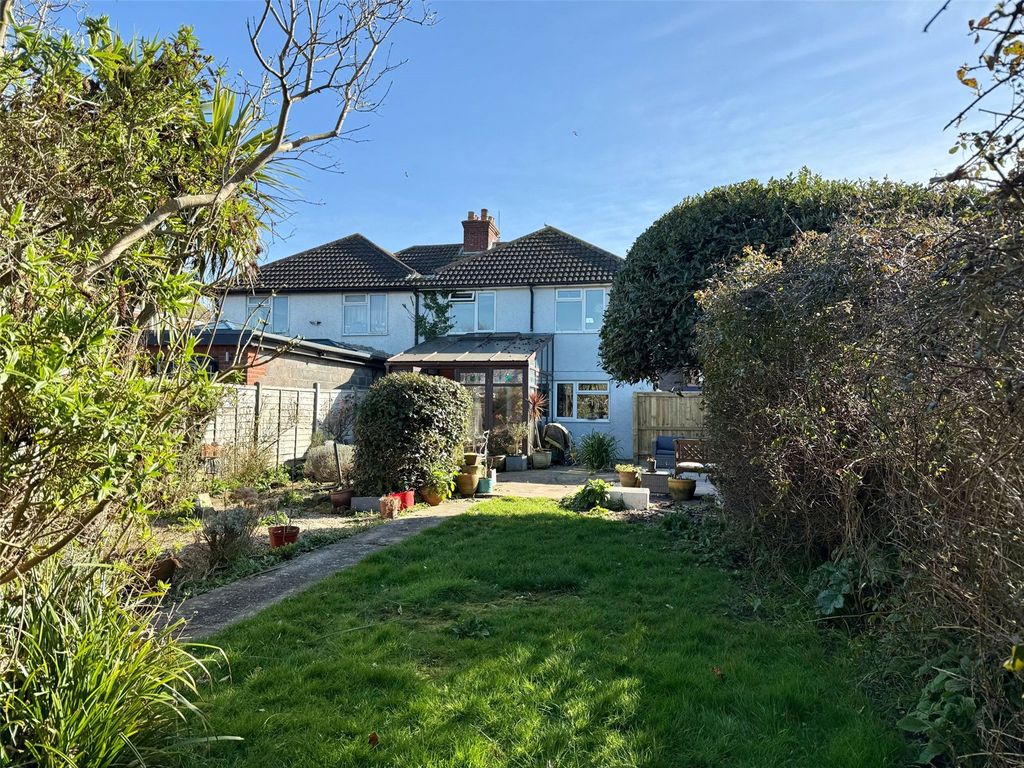 Property photo 2 of 23 Picture No. 29