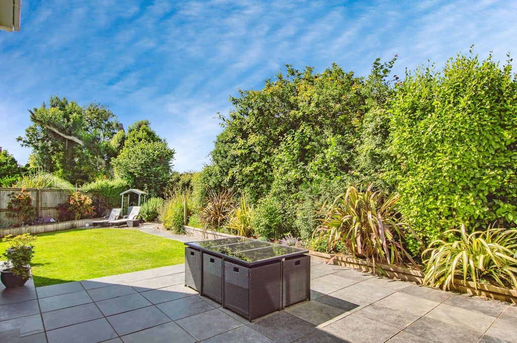 Property photo 3 of 17 Photo
