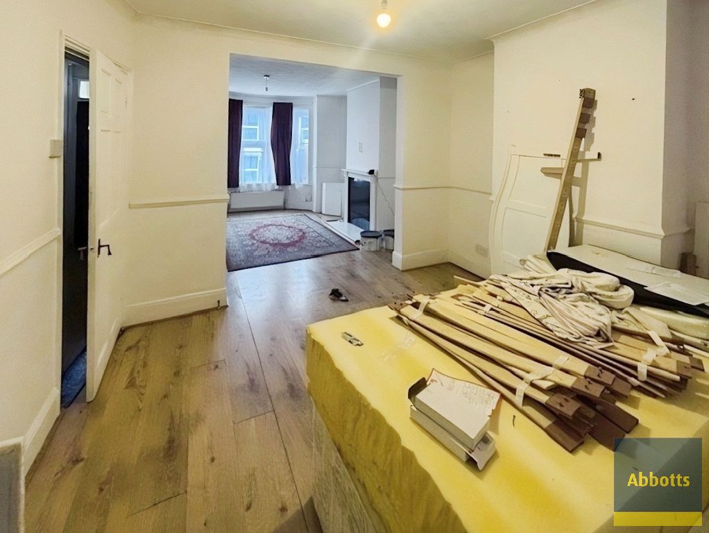 Property photo 2 of 7