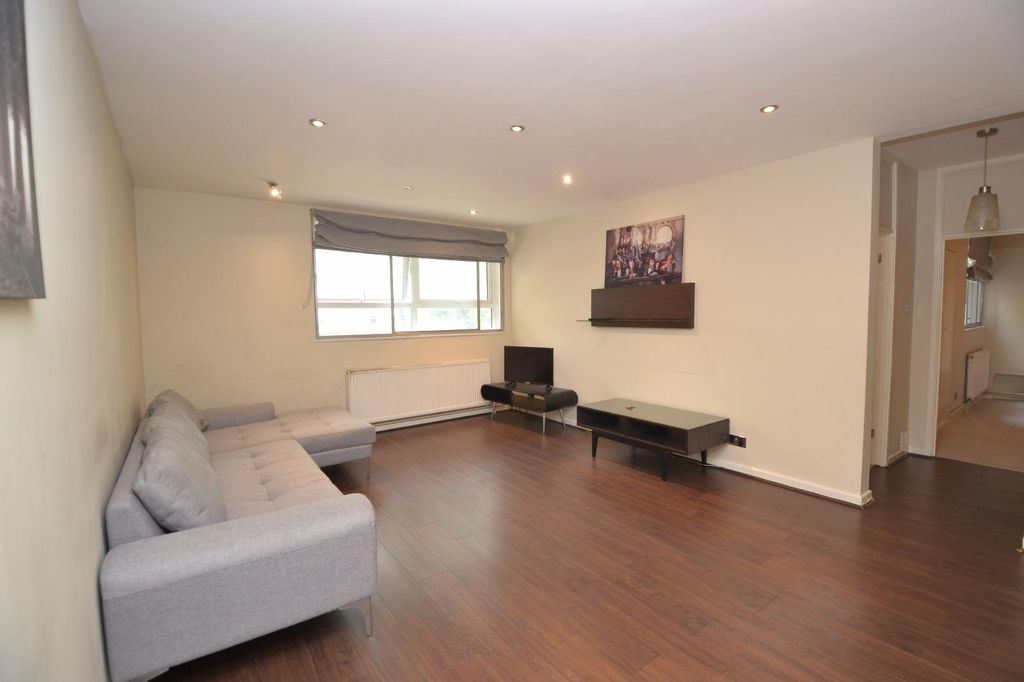 Property photo 1 of 10 Living Room