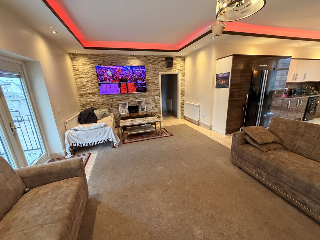 Property photo 3 of 45