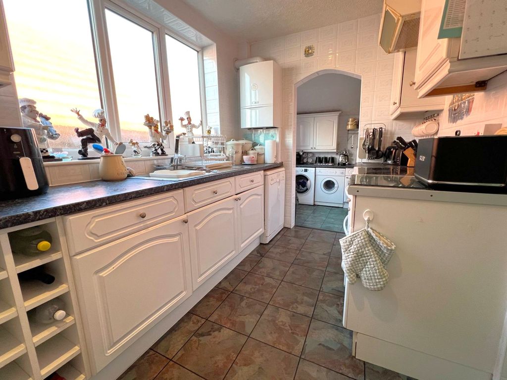 Property photo 3 of 22