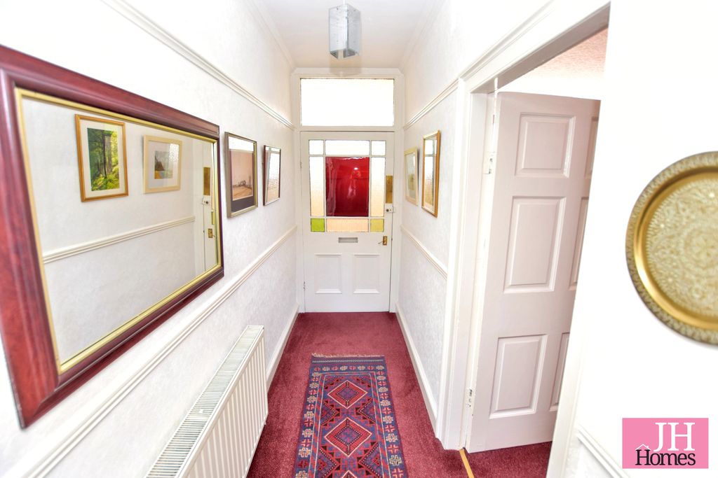 Property photo 3 of 27