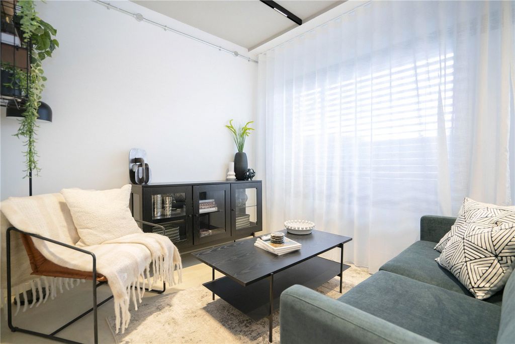 Property photo 3 of 9 Picture No. 06