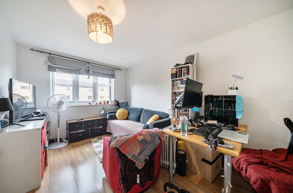 Property photo 1 of 6 1468966-7-6A1Eaa0...