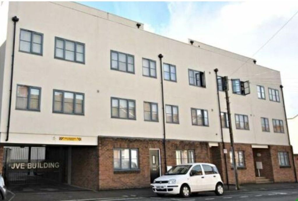 Property photo 1 of 8