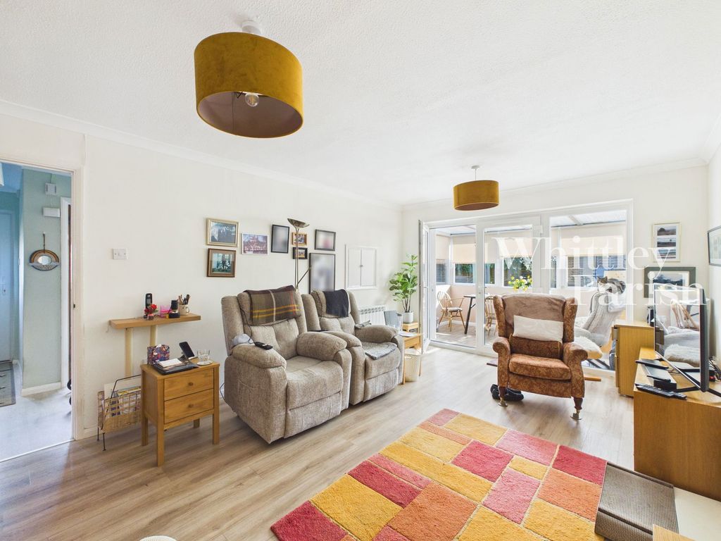 Property photo 2 of 11