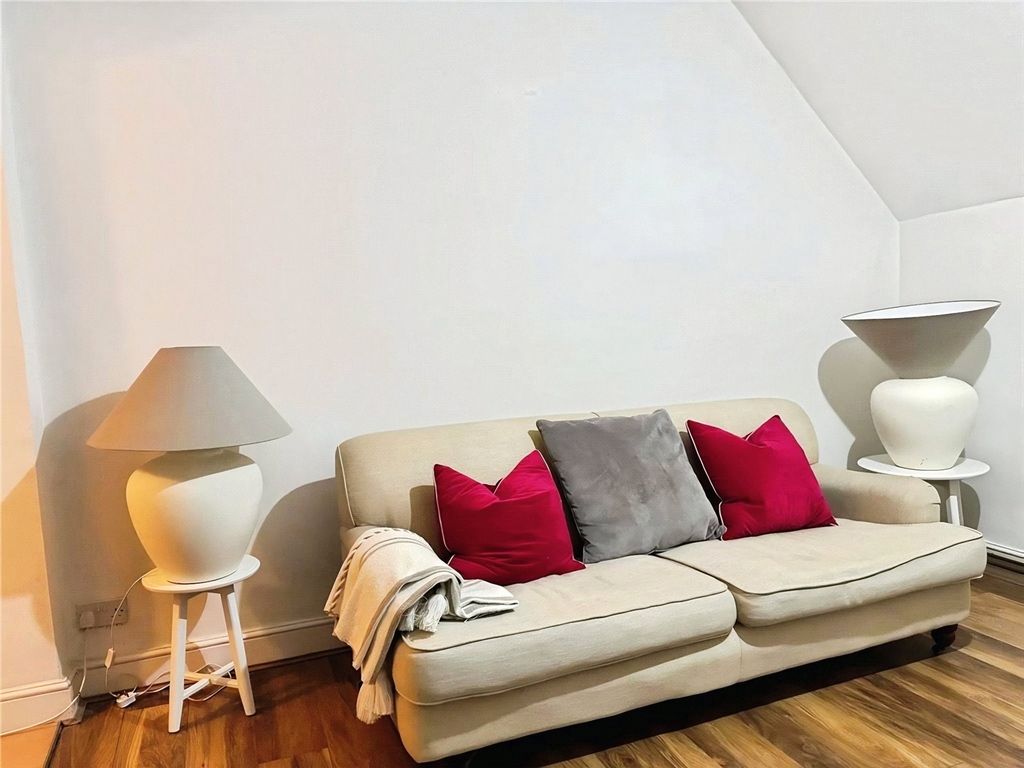 Property photo 2 of 7 Reception