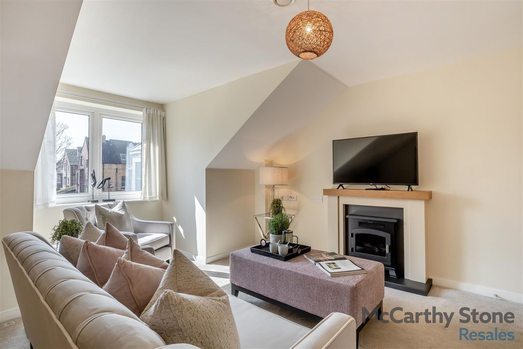 Property photo 3 of 28 8643041-Interior03.Jpg