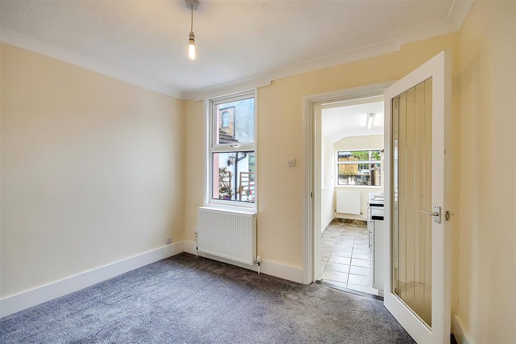 Property photo 3 of 11 Img_3722-Img_3724.Jpg