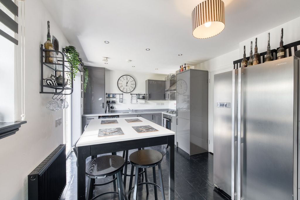 Property photo 2 of 44 Kitchen/ Diner
