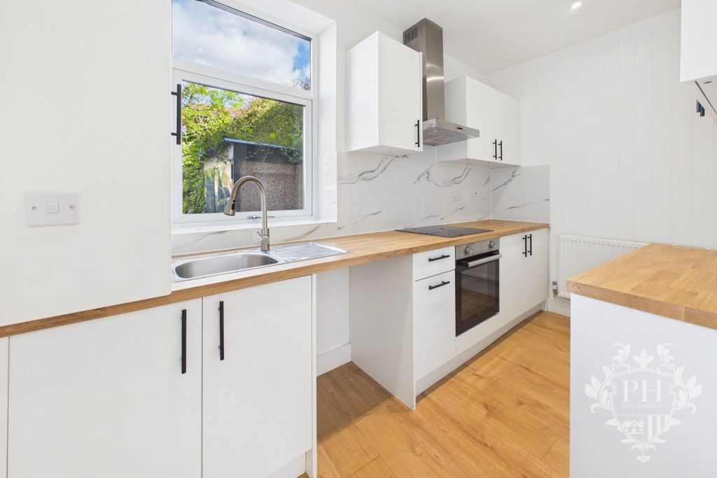 Property photo 3 of 9 723335705Ef24A66B4A51c2705907Bbe_100_Cam02002G0-Pr