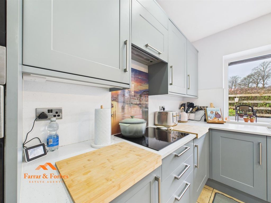 Property photo 3 of 25 Cam03956G0-Pr0193-Still012.Jpg