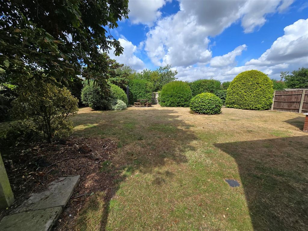 Property photo 2 of 26 Garden