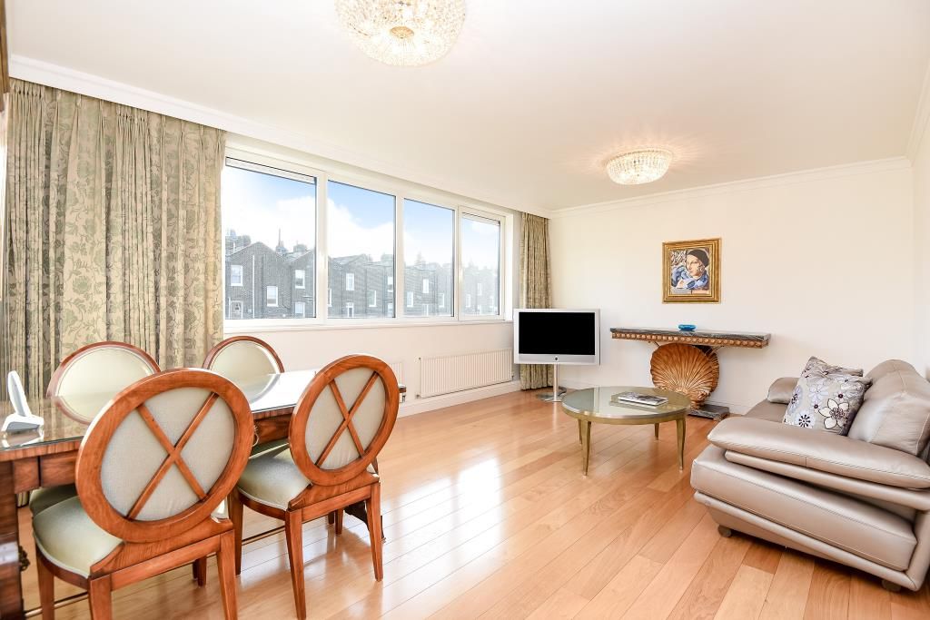 Property photo 3 of 10 Living/Dining Area
