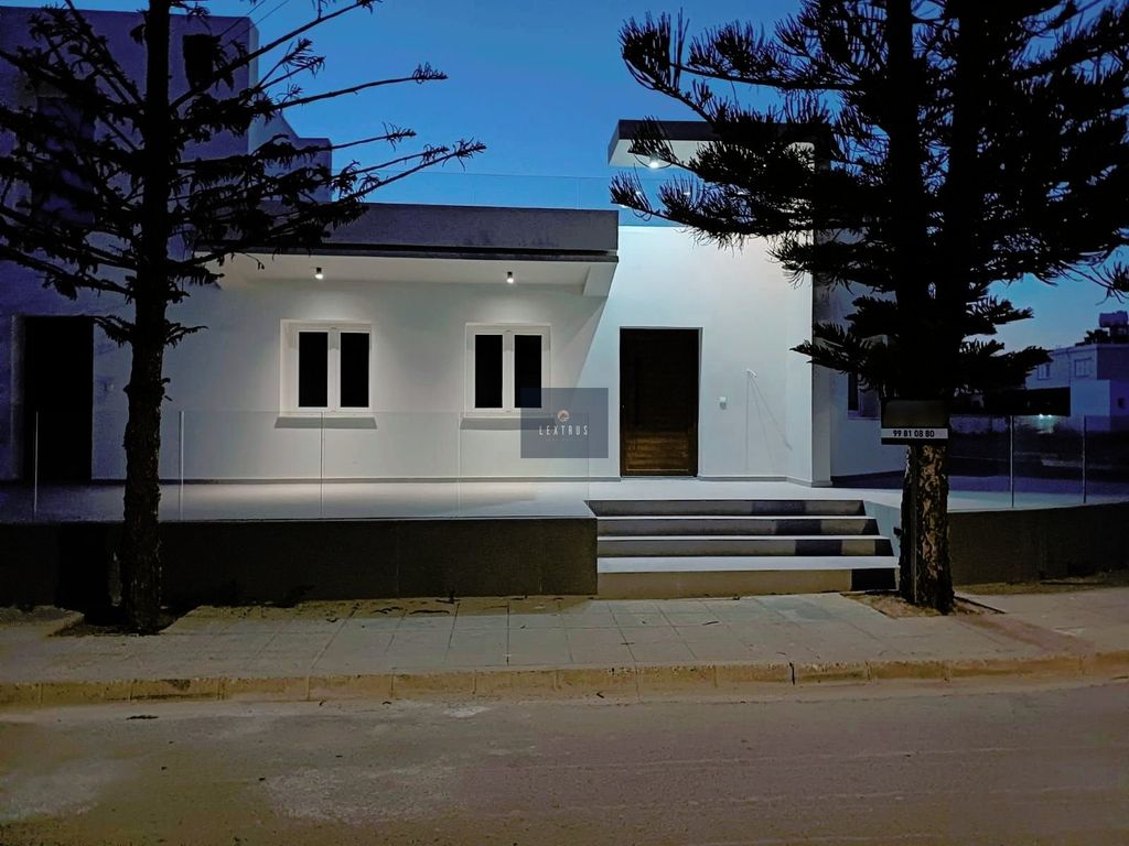 Property photo 1 of 43