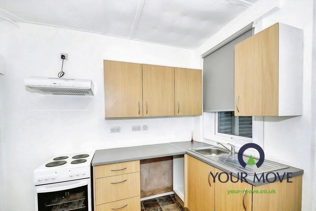 Property photo 3 of 8 Pbox-Img.Jpg