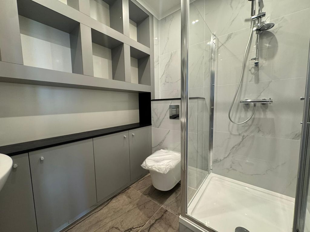 Property photo 3 of 5 Gallery