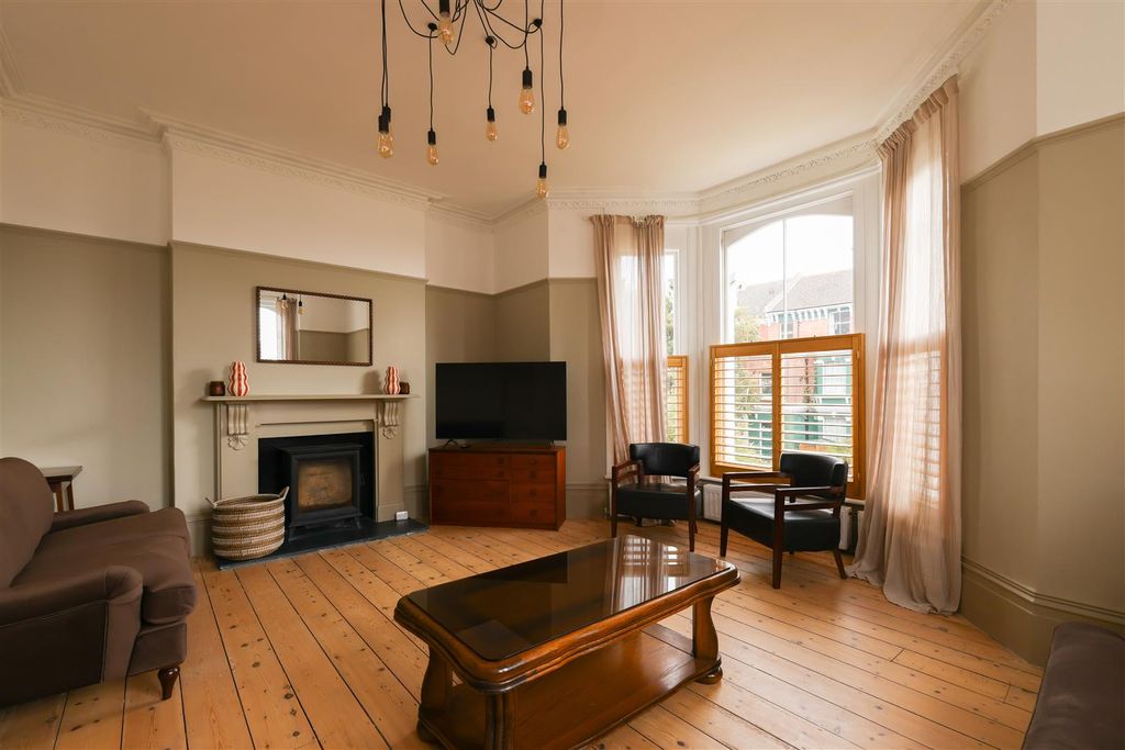 Property photo 2 of 49 Living Room
