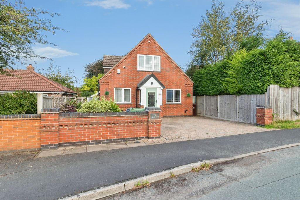 Property photo 2 of 25